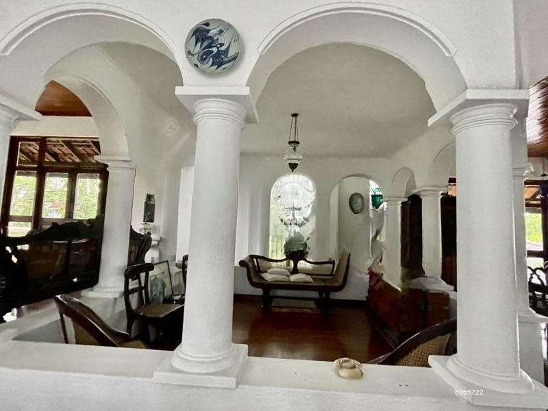 Colombo 8 | Colonial | Quirky | Prime location | 3 Bedroom House