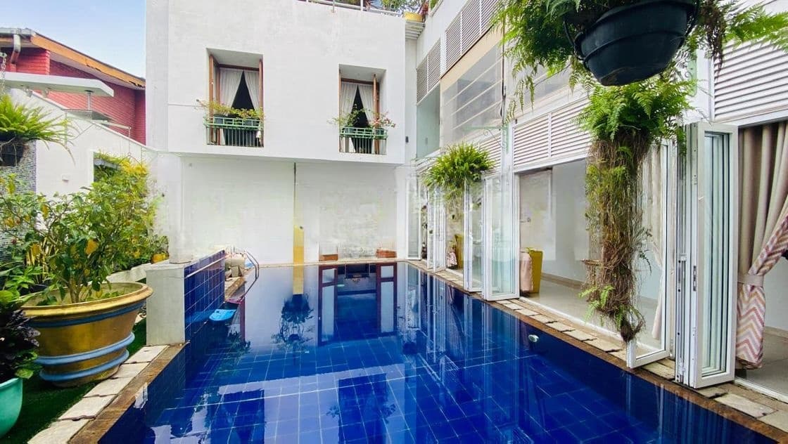 Luxury modern 3 storey house for sale in Mount lavinia