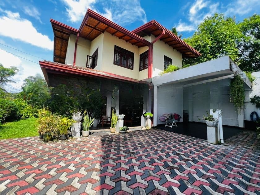 House Sale Talawatugoda