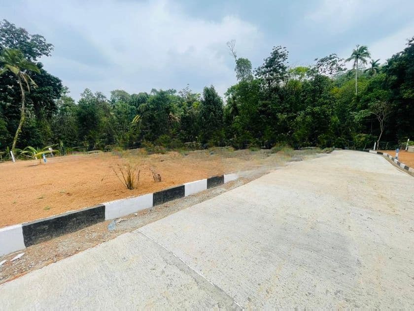 Kalagedihena Land for Sale
