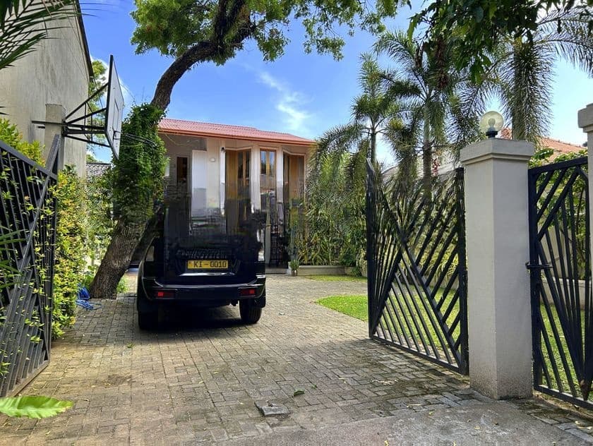 Good Investment - House in Nugegoda Only 500 meters Away 4 Town