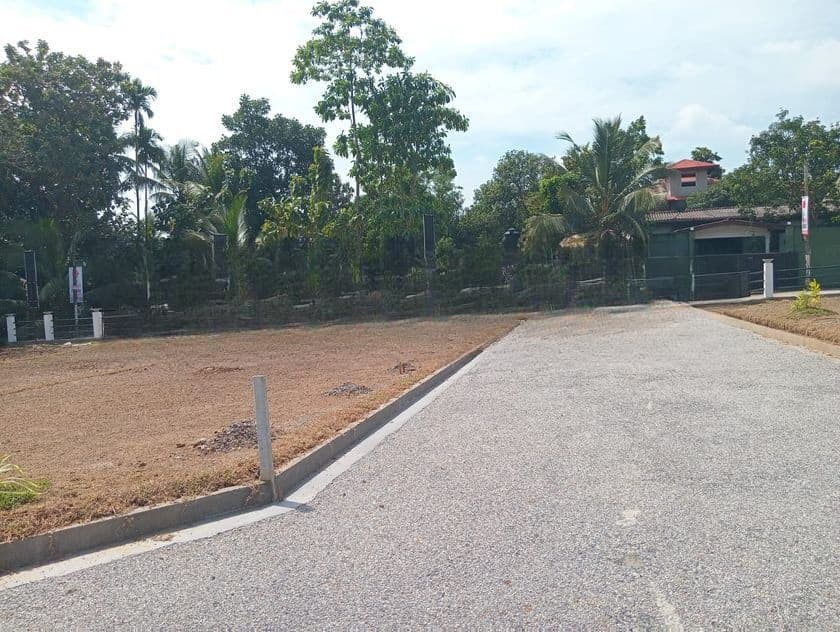 Makumbura High level Rd Land Plots for Sale in Galawilawatte