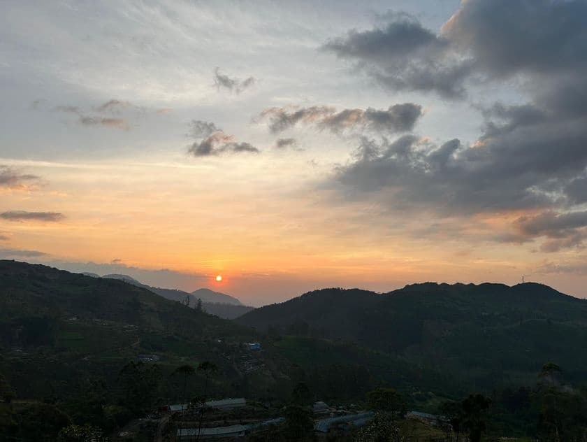 හැටන් වටවල නගරයට ලගින්ම අගනා බිම් කොටස්