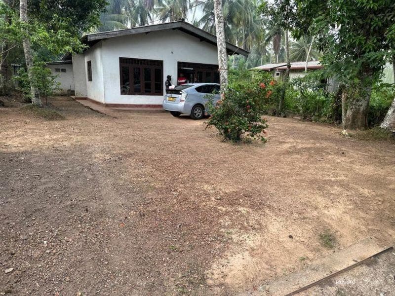 Land with house for sale in Kottawa -behind maliban company -Ideal for business residential living or future investment