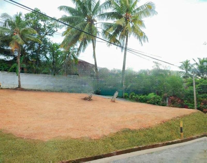 Prestige Potential Prime Location Land for Sale Athurugiriya