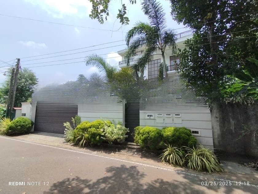 New House for Sale in Thalawathugoda