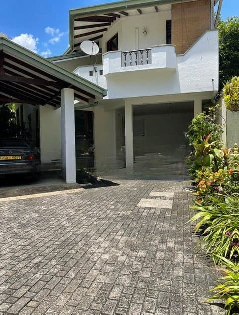 Two Storey House for Sale in Battaramulla Ds1111