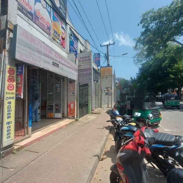 මොරටුව, කටුබැද්ද, ගාලු පාරට මුහුණලා ඉඩමක් විකිණීමට ඇත. (ID : KATB002S)