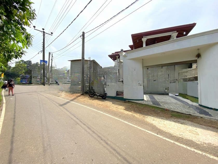 Brand-New House - Solidly Built For Personal Use කහතුඩුව වෙනිවෙල්කොල