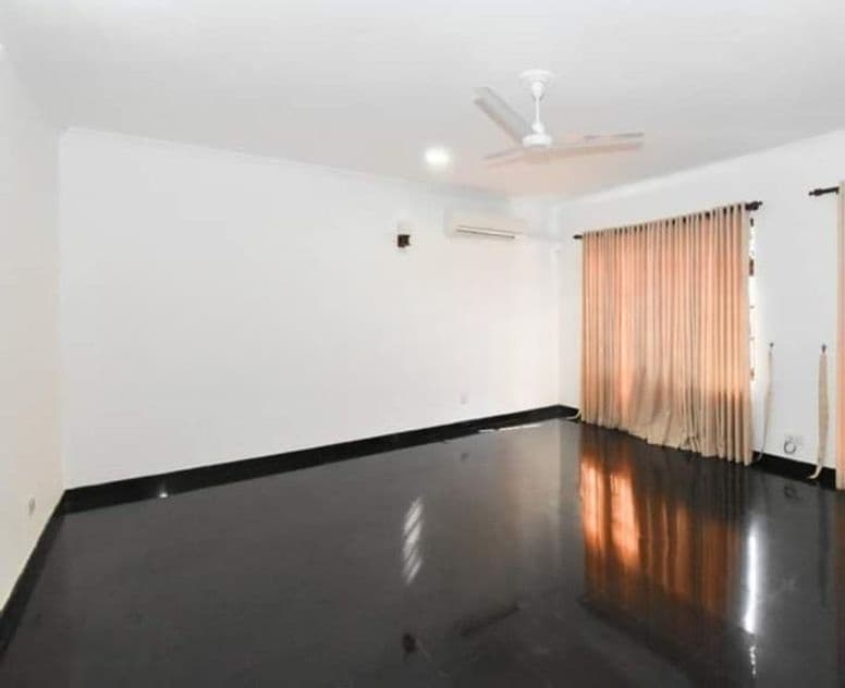 Prime 5,000 Sq.Ft. 6-Bedroom House for Rent on Skeleton Rd, Col 05