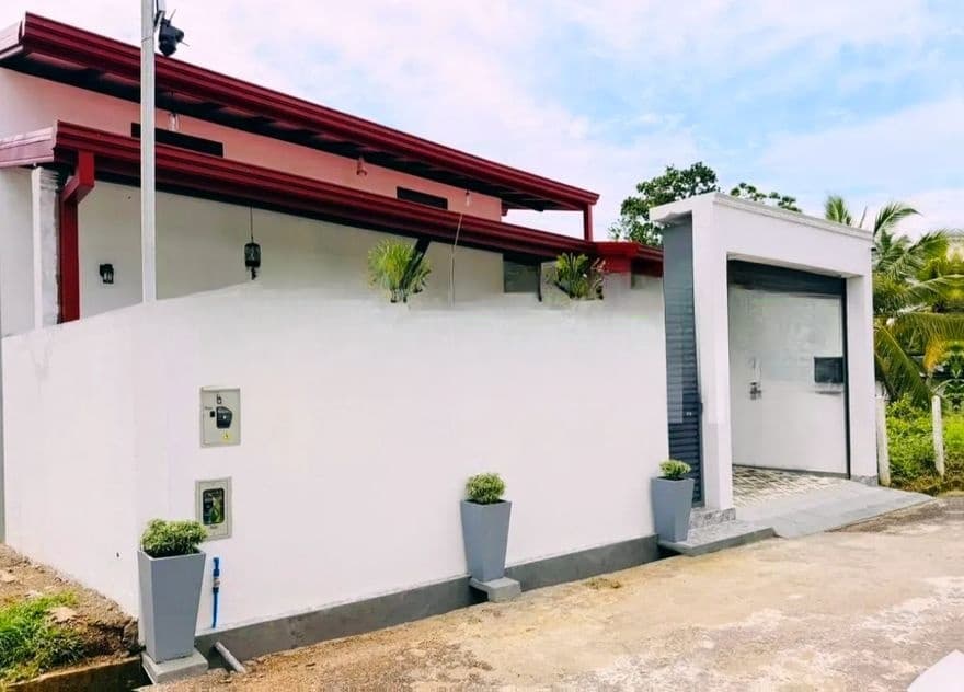 BRAND NEW SINGLE HOUSE FOR SALE IN KIRWATHTUDUWA