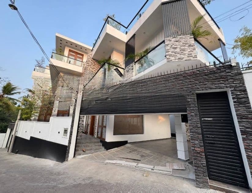 Exclusive Super Luxury Residence For Sale In Battaramulla