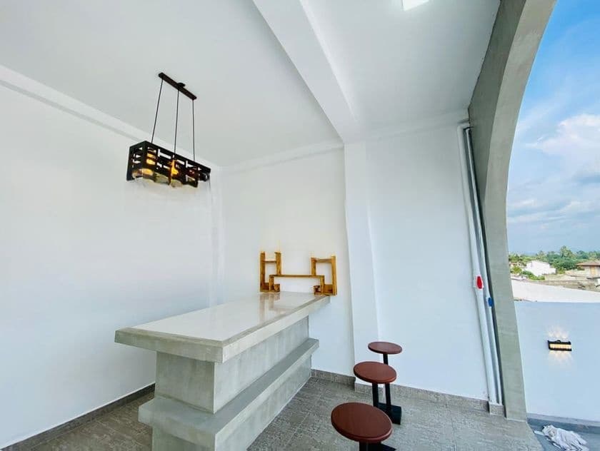 Beautiful Newly Built Home with Rooftop Athurugiriya