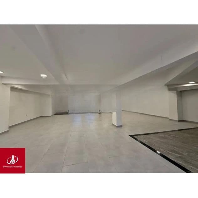 4th Floor Commercial Building With Lift