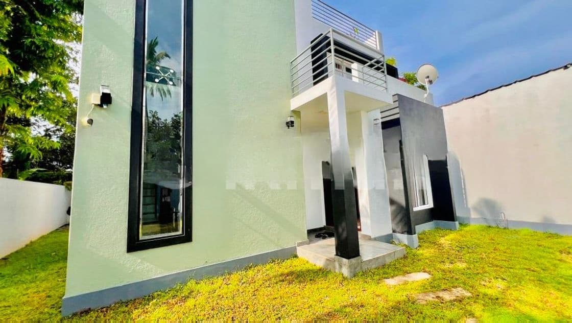 Beautiful Spacious Garden Good Road Access 4 BR House For Sale Negombo