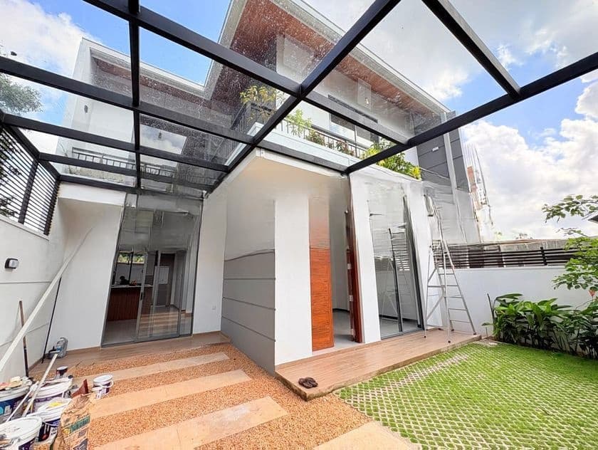 Luxury New House for Sale in Athurugiriya