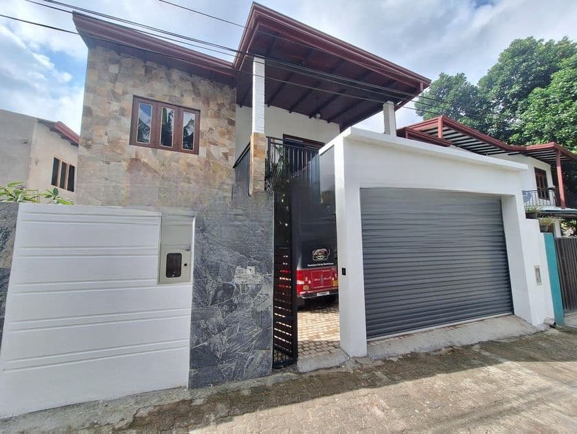 Thalawathugoda House for Sale