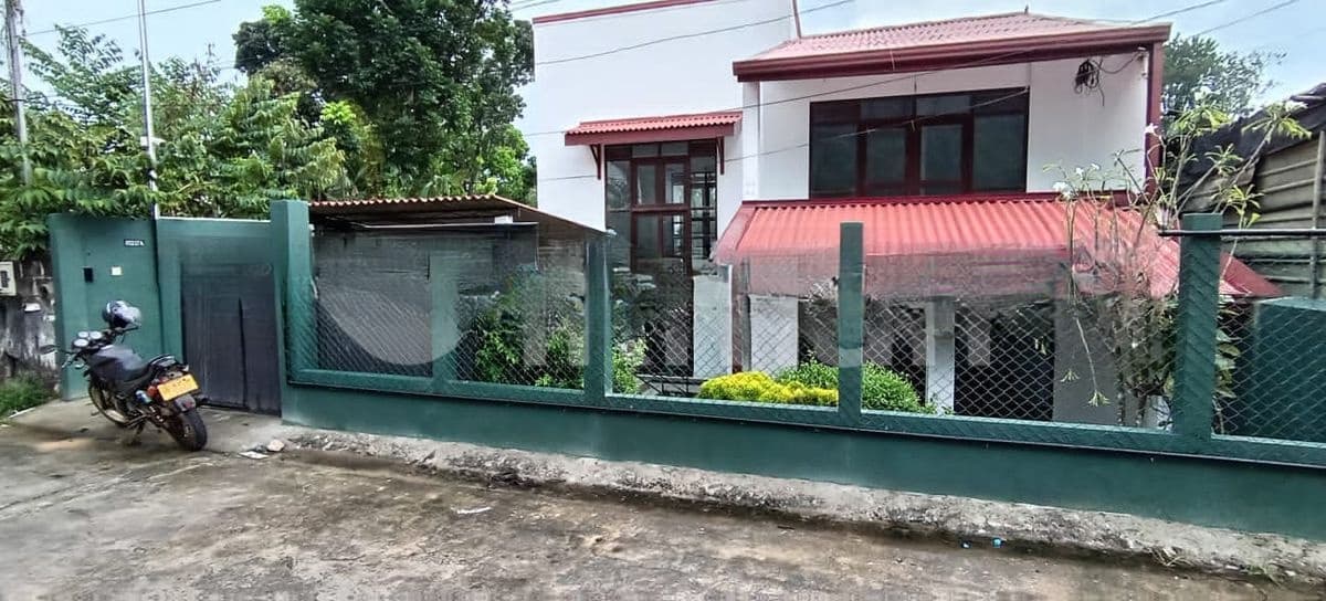 10 Perch 3BR Two-Storey House for Sale in Malabe (HS4720)