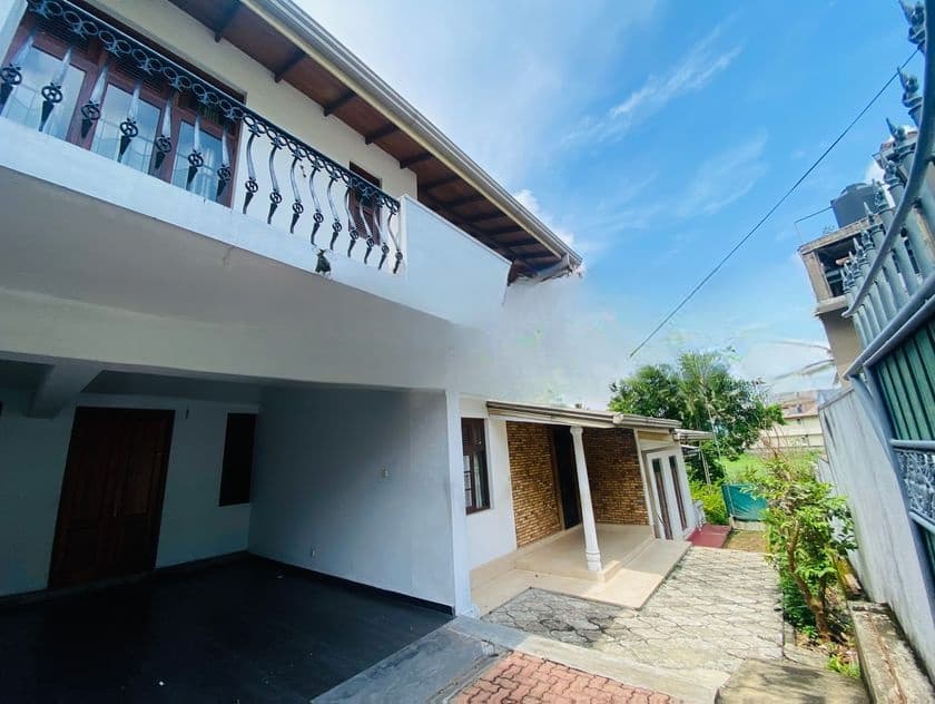 Single Storey House with 2 Annex for Sale Malabe Town