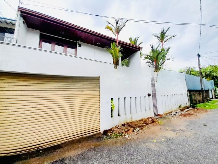 17.5 P With 02 Story House Sale At Nugegoda