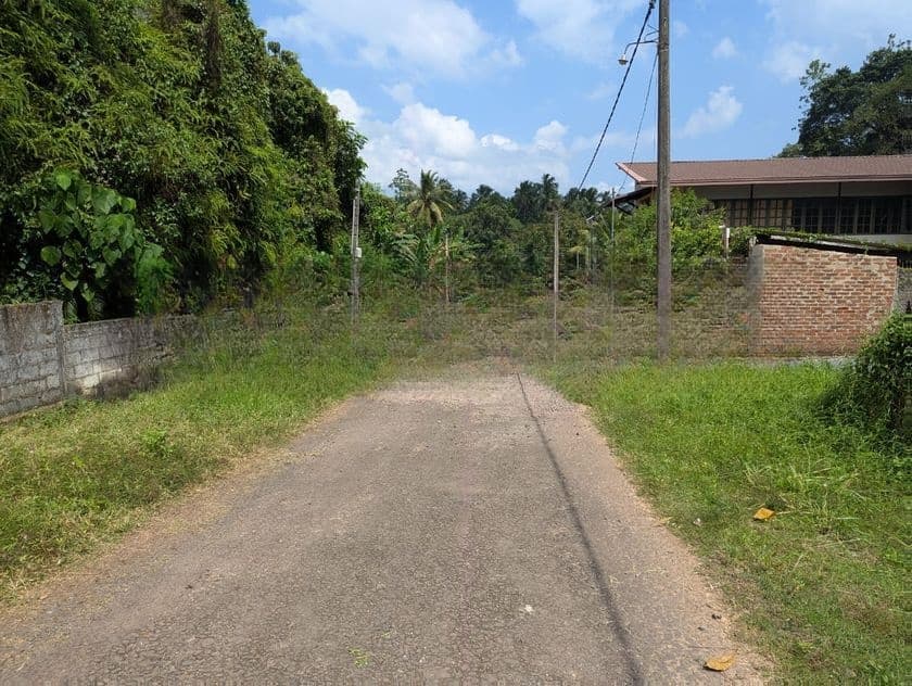 කහතුඩුව Highway පිවිසුමට ආසන්නයෙන් වටිනා ඉඩමක් විකිණීමට