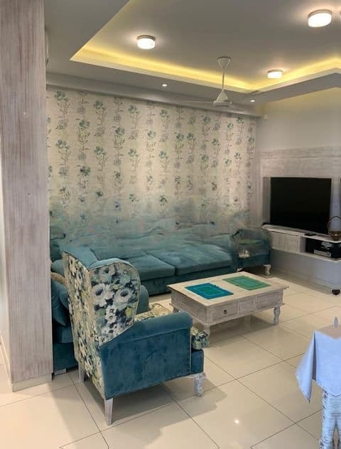 Prime - 03 Bedroom Unfurnished Apartment for Sale in Colombo 07 (A209)