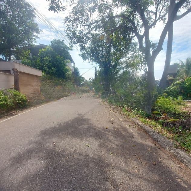 පෑලියගොඩ වරාගොඩ පාරට ඉතා ආසන්නයේ ඉඩමක් විකිණීමට ඇත (ID: PELI001S)