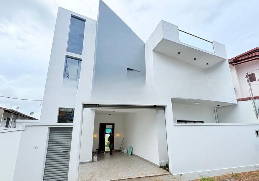 Modern Luxury House For Sale Athurugiriya