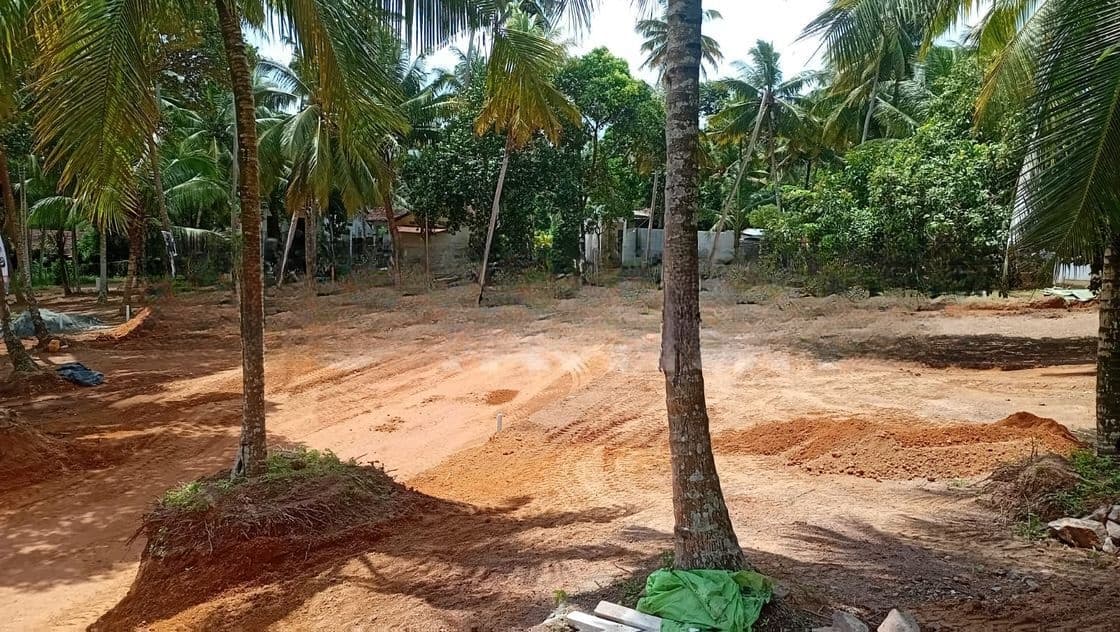 Land for Sale in Kandana Dolahena Road Luxury