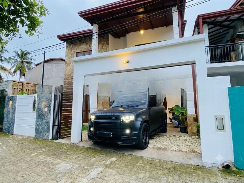 Modern 4-Bedroom House for Sale – Hokandara / Thalawathugoda