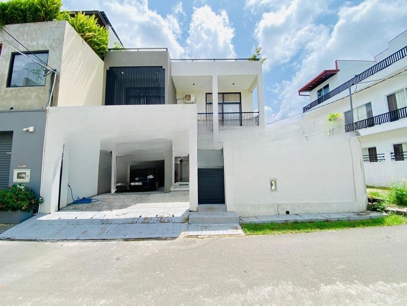 Brand New Luxury Modern Home for Sale in Athurugiriya