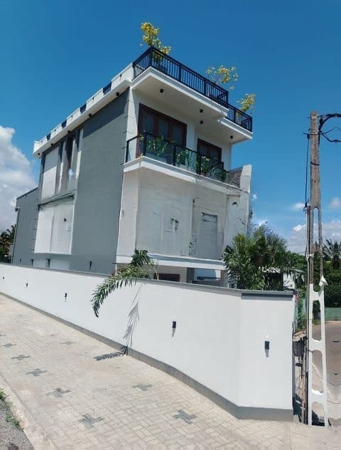(AF820) BRAND NEW 3 STOREY HOUSE FOR SALE IN MAHARAGAMA GAMMANA ROAD .