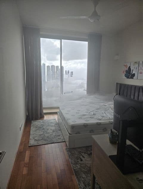 Colombo 7 High Floor Sea View Apartment at The Grand for Rent