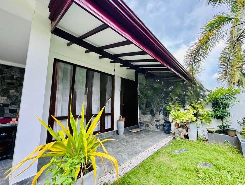 Beautiful 4-Bedroom Family Home in Thunadahena