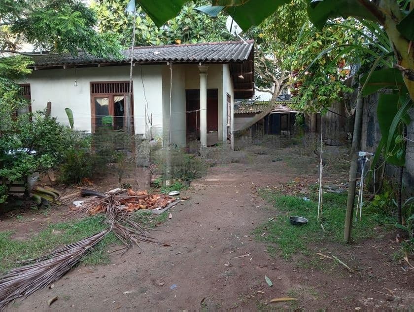 Land for sale in baththaramulla