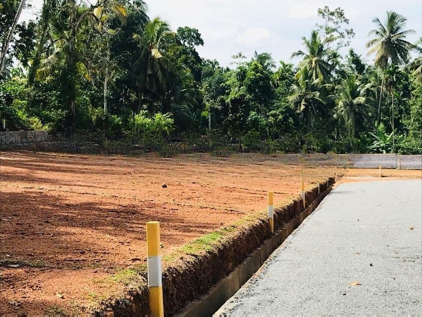 සොදුරු පරිසරයකින් අගනා ඉඩම් කොටස් හෝමගම