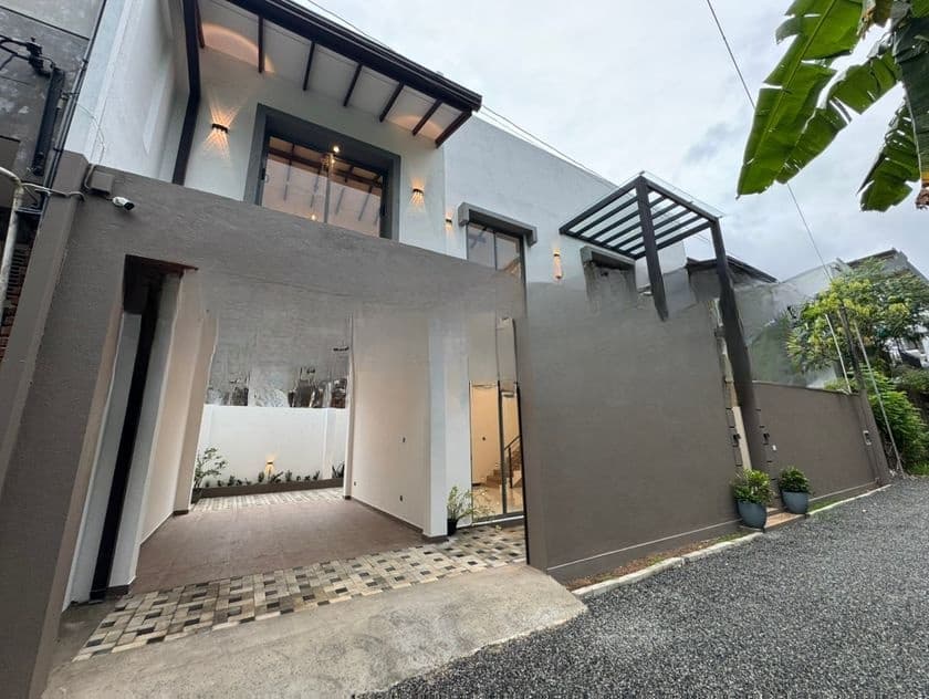 Modern Brand New House for Sale in Piliyandala