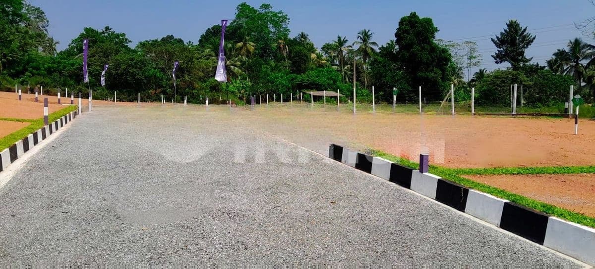 Luxury Land Plots for Sale Athurugiriya