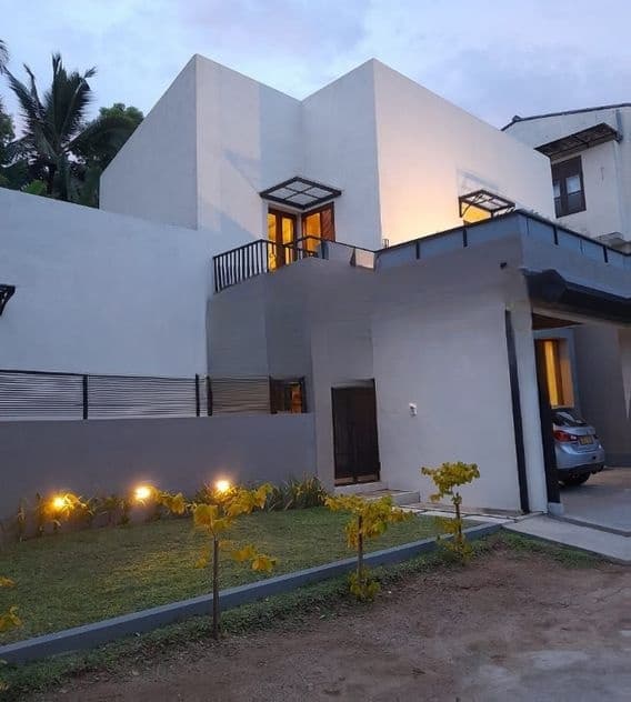 Beautiful Luxury House For Sale In Kahanthota, Malabe 🏡