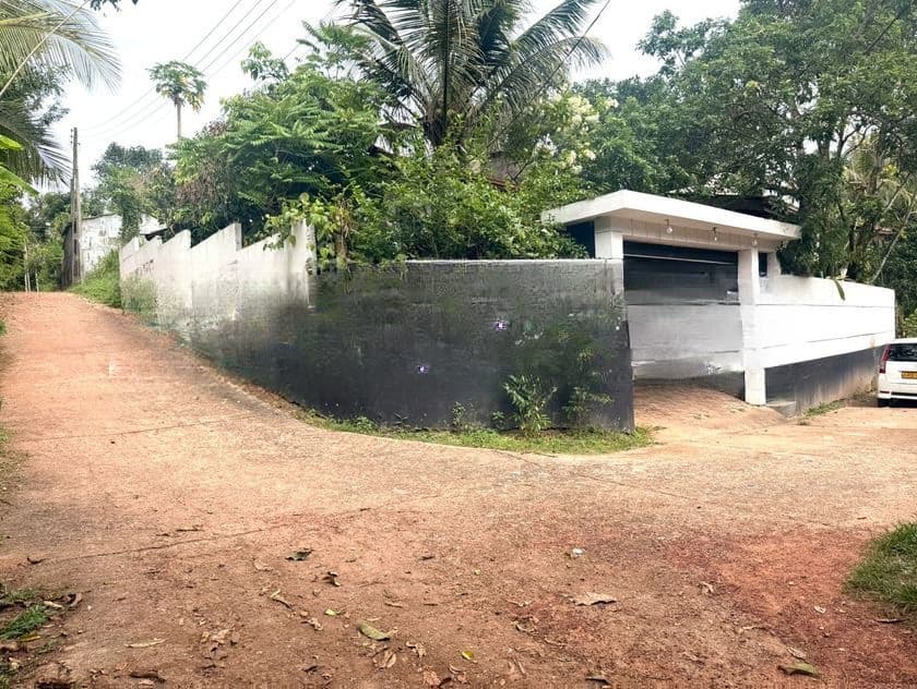 වතුපිටිවල නගරයෙන් දෙමහල් නිවස විකිණීමට