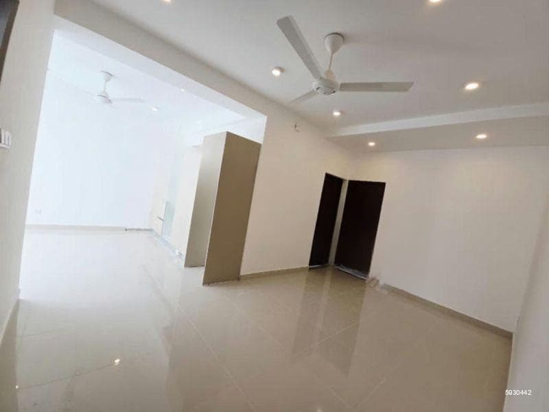 Royal - 02 Bedroom Unfurnished Apartment for Sale in Rajagiriya (A5456)