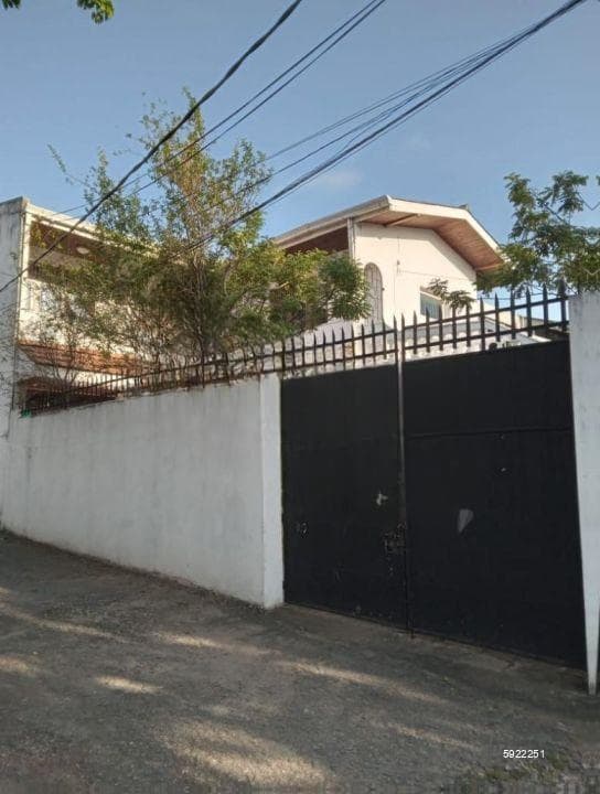 Prestigious 10.1 Perch Property for Sale in Colombo 7 – Beside the Russian Embassy