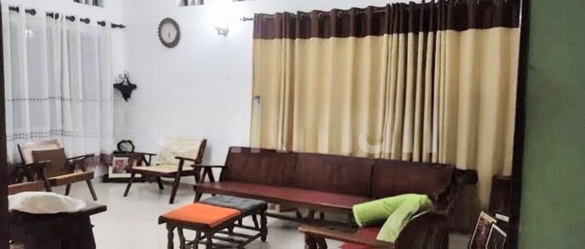 House with Land Livable for Sale Kirulapona