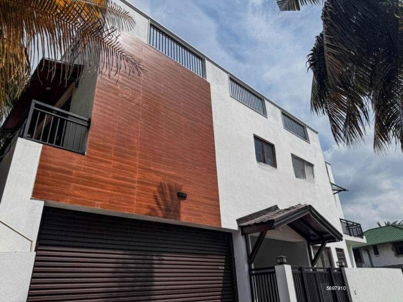 5BR Brand New Modern House for Sale in Peaceful Mount Lavinia Location (Montri J)