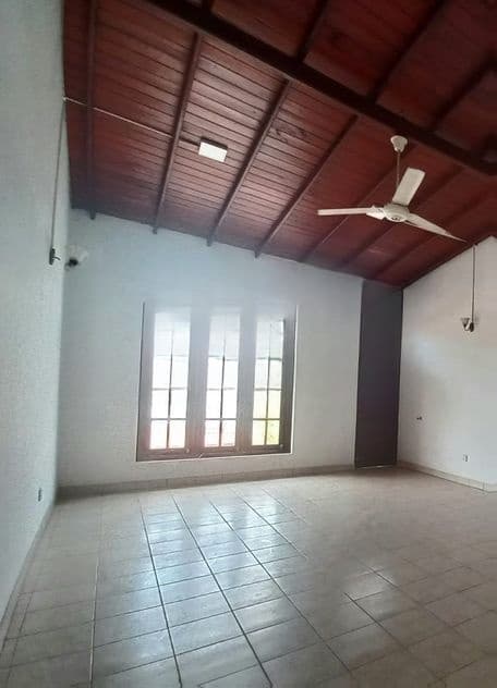 10.3 Perches - Unfurnished House for Rent HL49962 Colombo 05