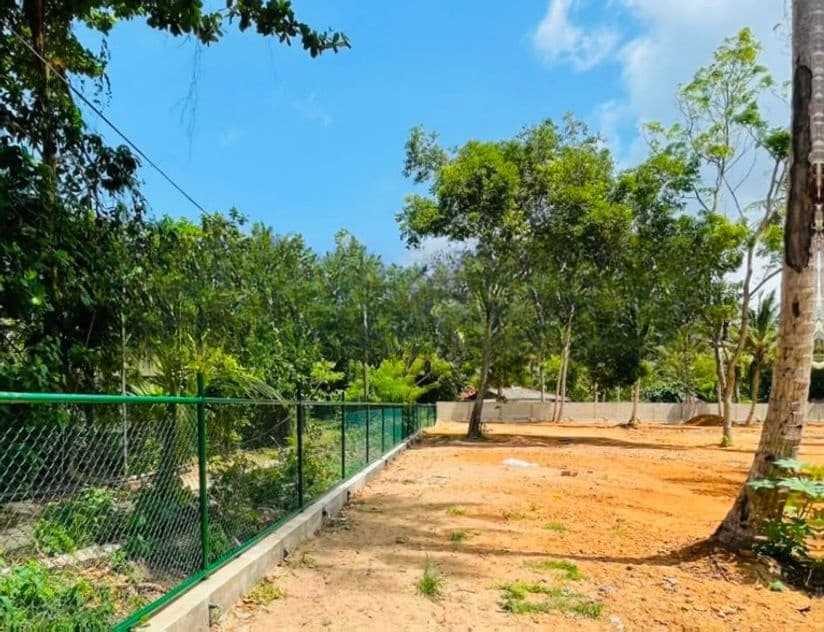 මිදිගම සංචාරක පාරාදීසයෙන් වටිනා ඉඩමක්