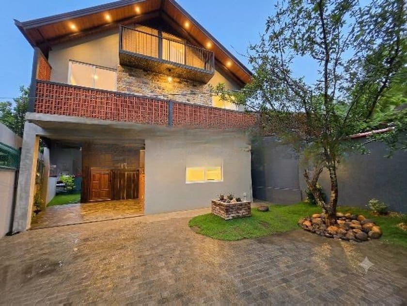 Luxury House For Sale in Piliyandala