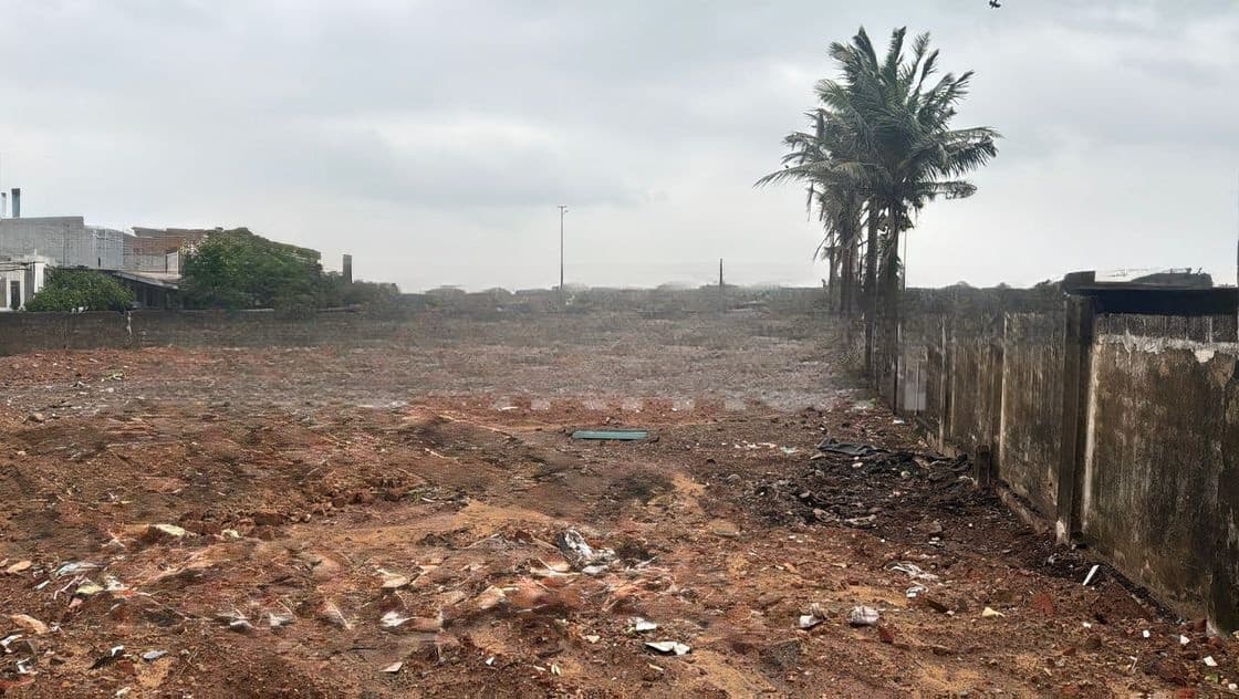 Marine Drive Commercial Land with Dual Access in Bambalapitiya