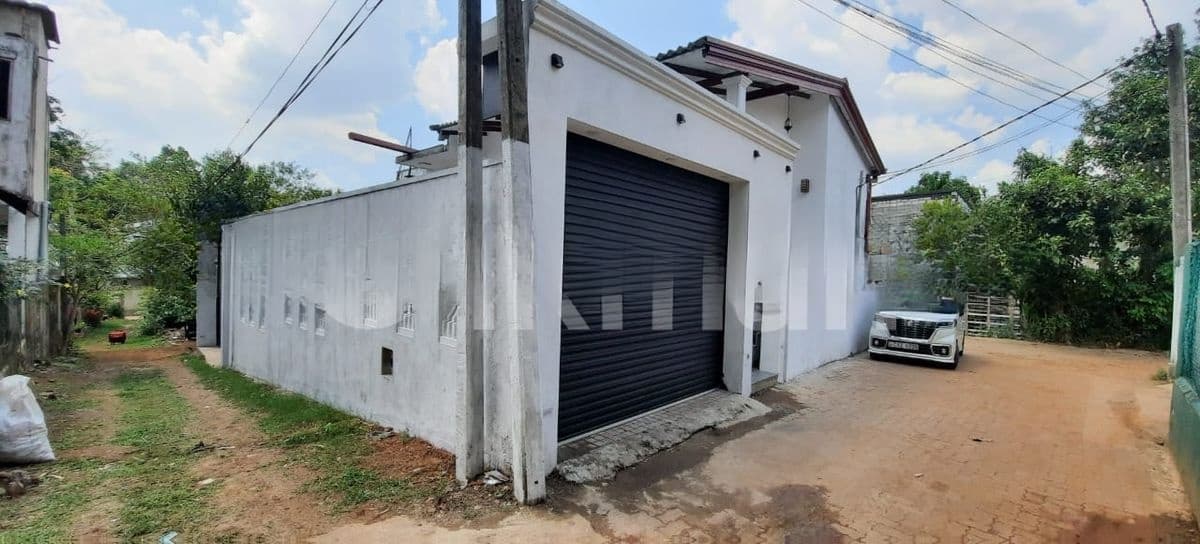 4 Bedrooms House For Sale in Battaramulla - PDH273
