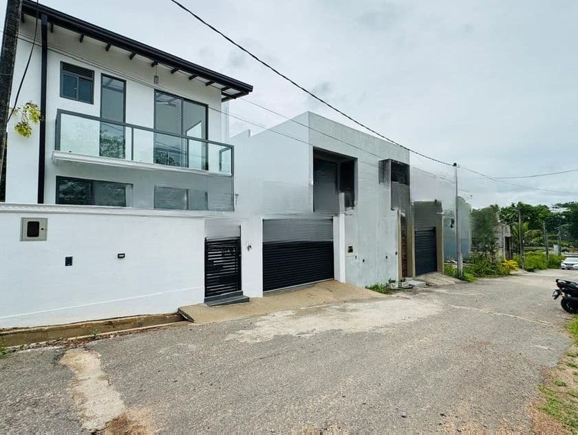 Brand New solid super luxury 2 Story House-piliyandala city